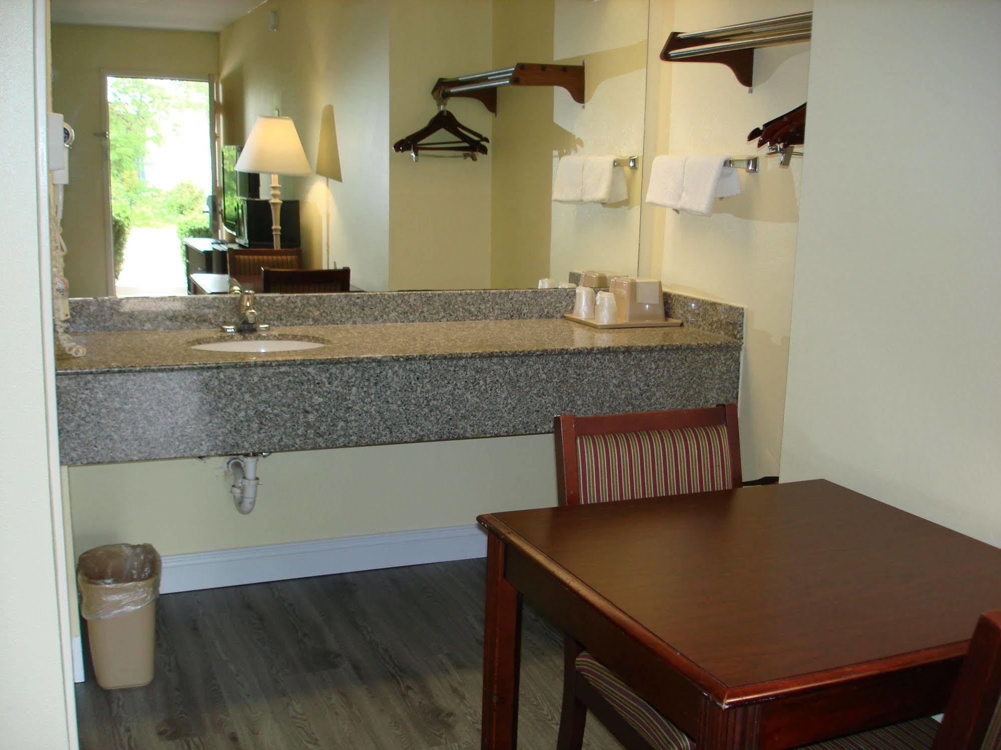 Econo Lodge Texarkana I-30 Εξωτερικό φωτογραφία